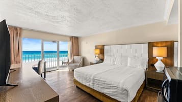 King Studio with Sofa Bed | Free WiFi, bed sheets