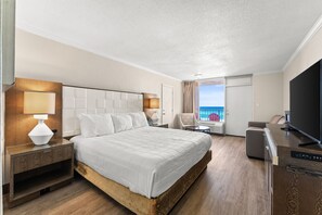 Kombinert dusj/badekar, toalettartikler (inkludert) og håndklær