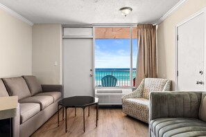 Deluxe Single Room, 1 King Bed with Sofa bed, Ocean View