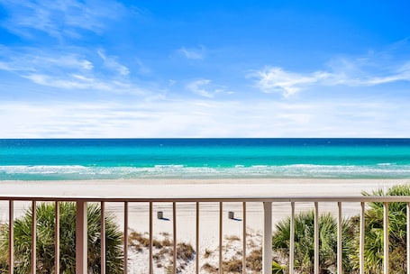Terraza o patio. Seahaven Beach Hotel
