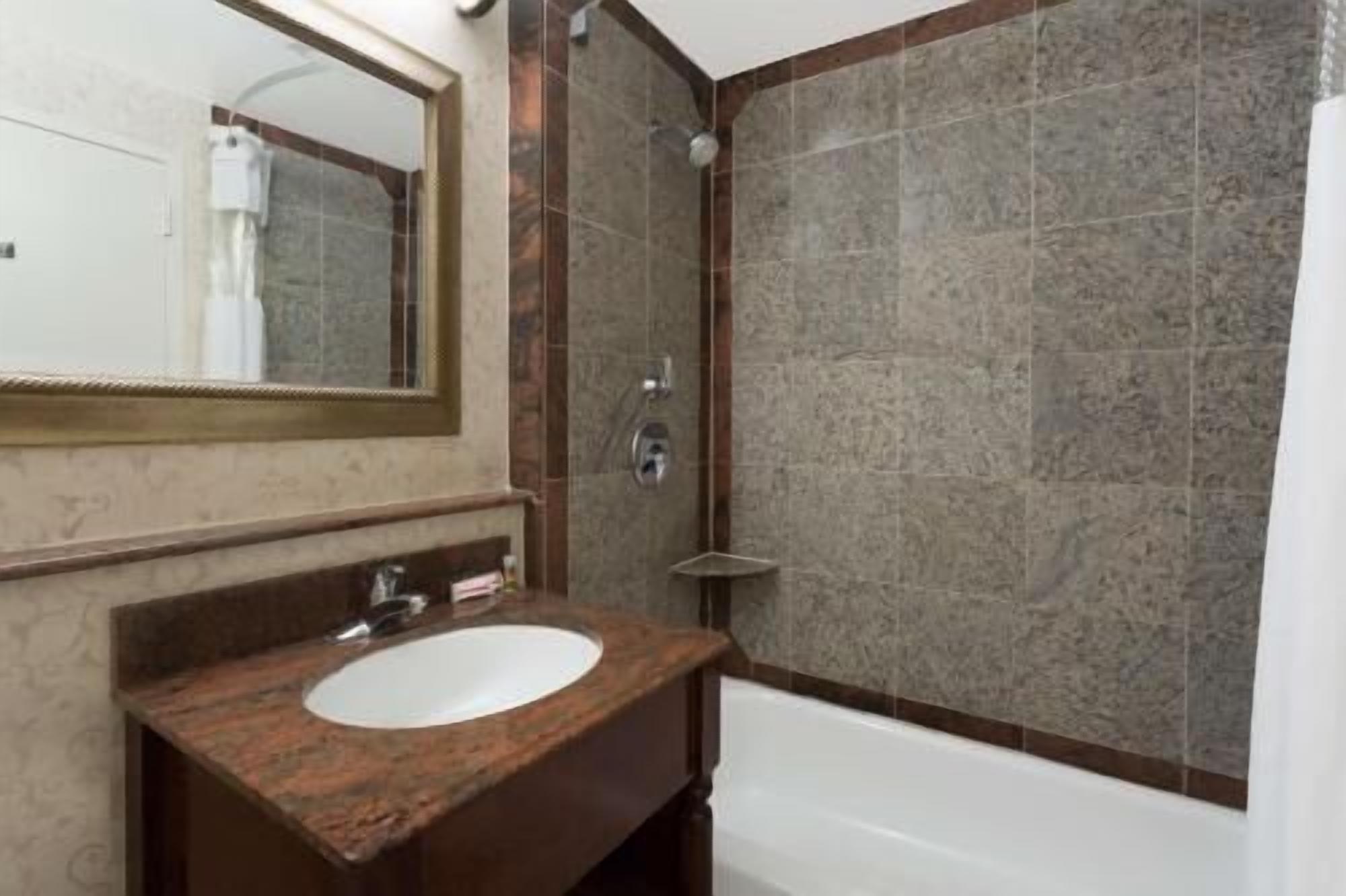 Bathroom | Free toiletries, hair dryer, towels
