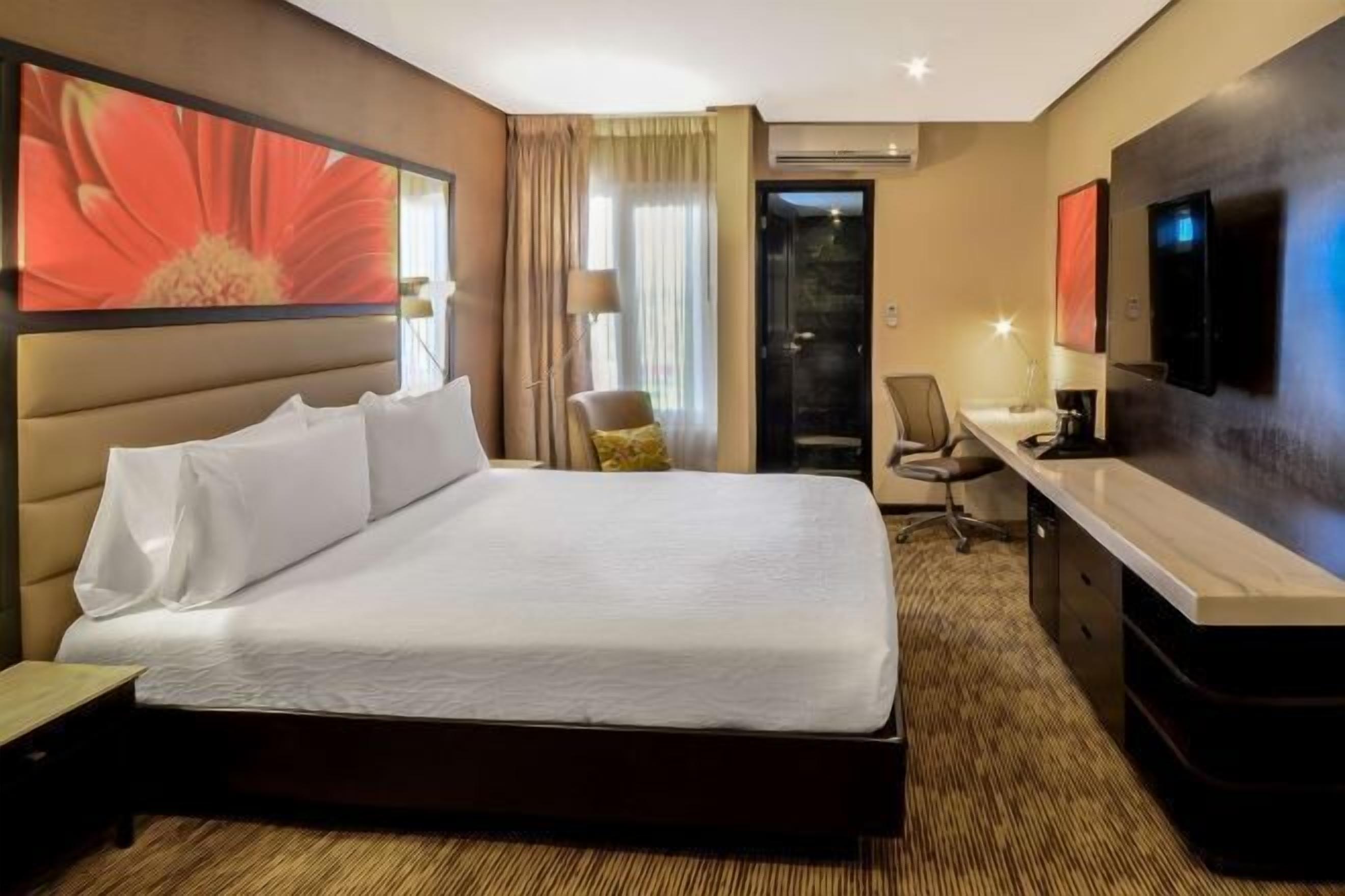 Caja de seguridad en la habitación, escritorio y insonorización 