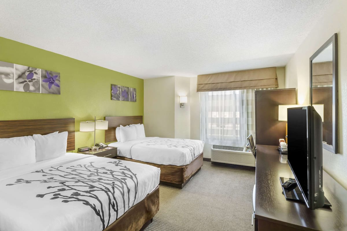 Standard Room, 2 Double Beds, Non Smoking | Desk, laptop workspace, blackout drapes, soundproofing