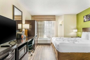 Standard Room, 1 Queen Bed, Non Smoking | Desk, laptop workspace, blackout drapes, soundproofing
