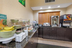 Petit déjeuner buffet compris