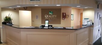 Quality Inn & Suites Near Amish Country