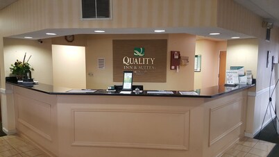 Quality Inn & Suites Near Amish Country