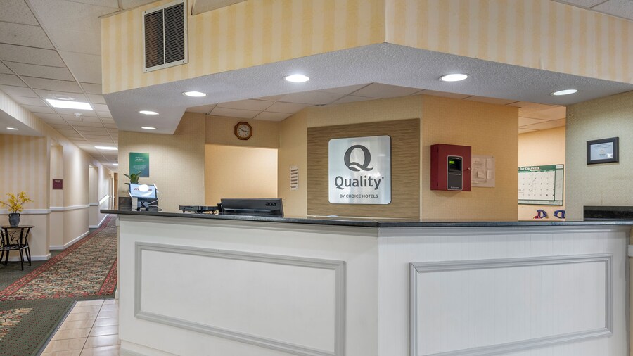 Quality Inn & Suites Near Amish Country