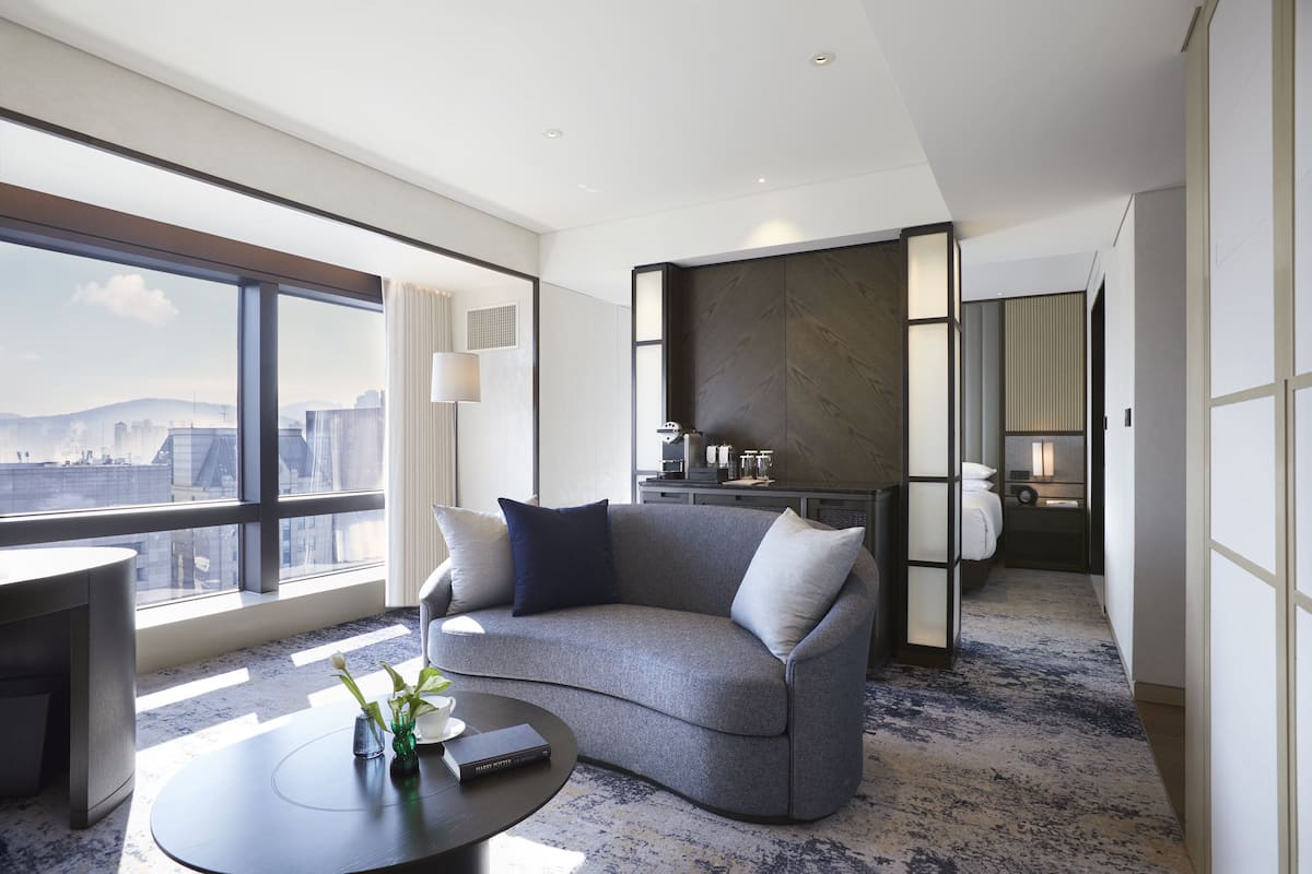 1 habitación, edredón, minibar y caja de seguridad en la habitación
