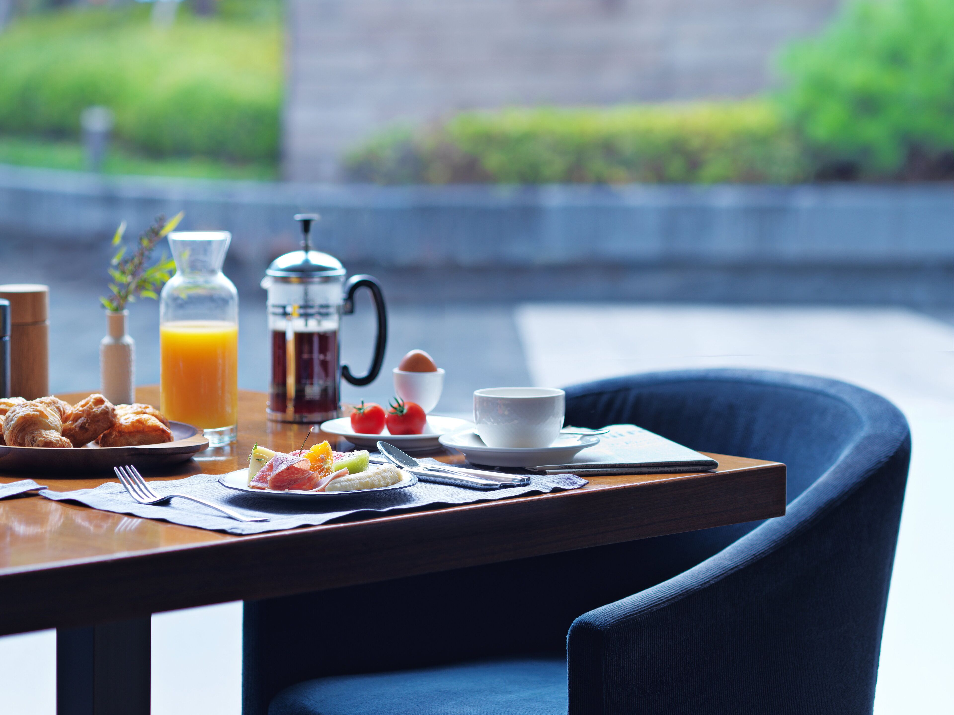 daily buffet breakfast (krw 85000 per person)