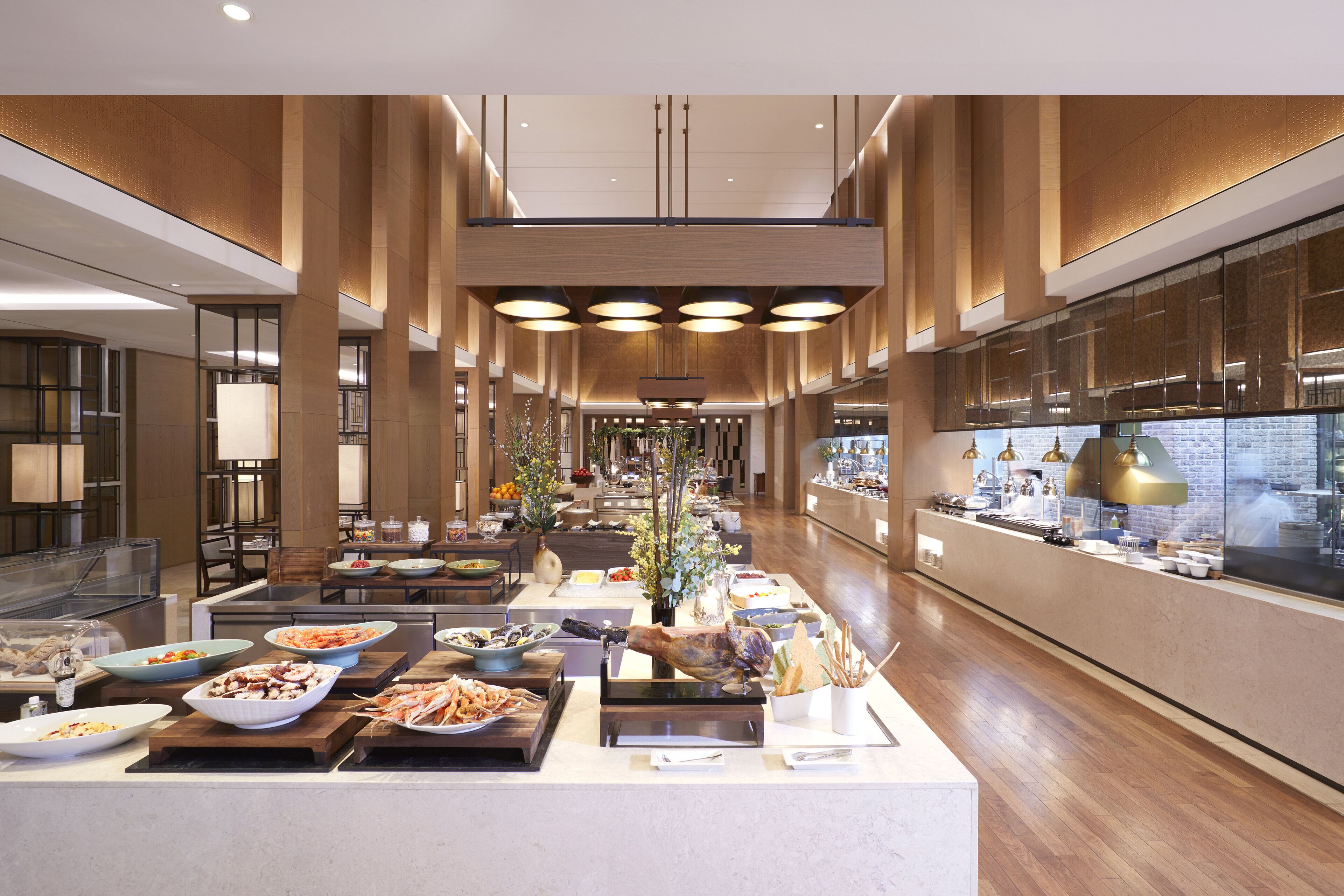 3 restaurants, breakfast, lunch, dinner served; japanese cuisine