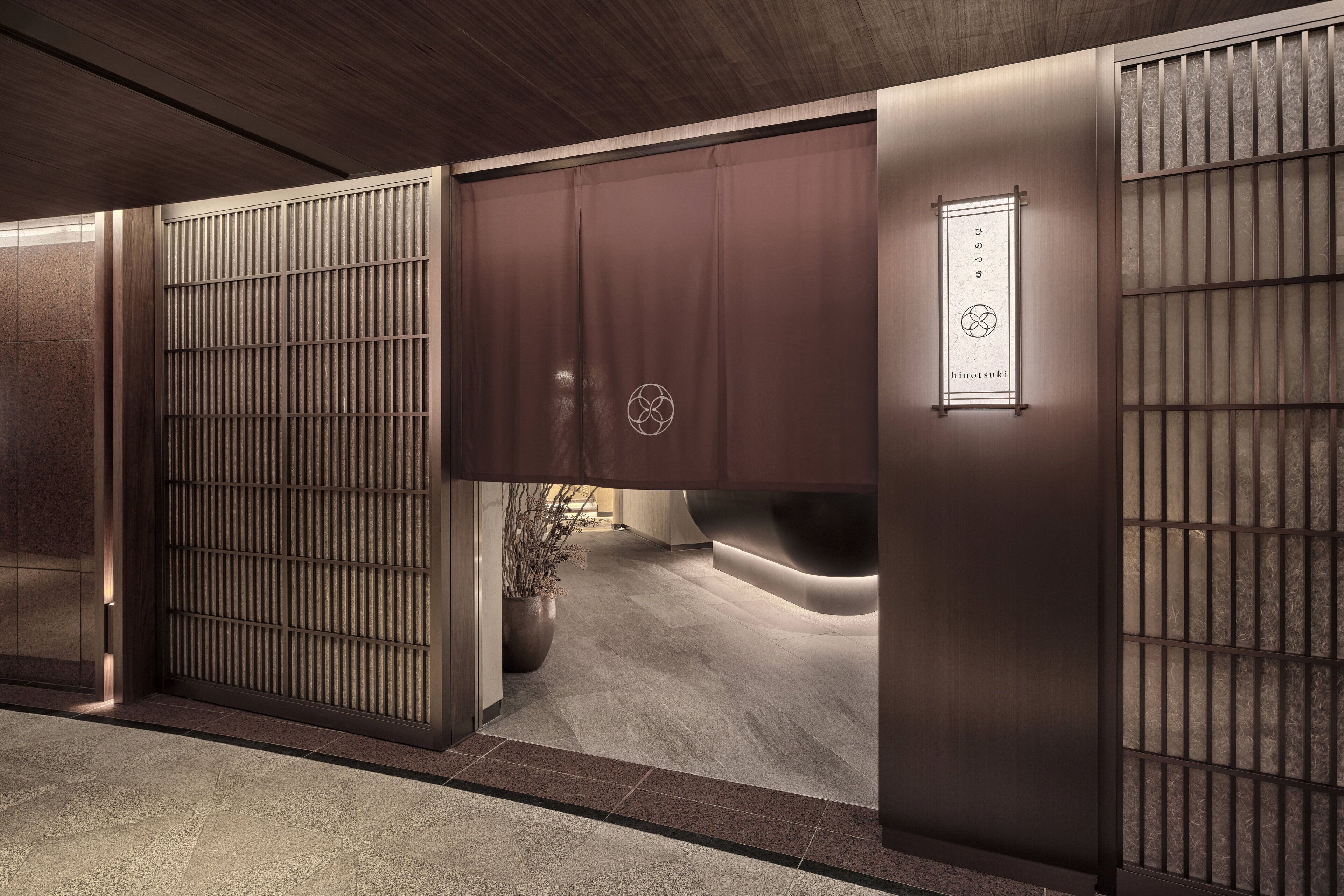 3 restaurants, breakfast, lunch, dinner served; japanese cuisine