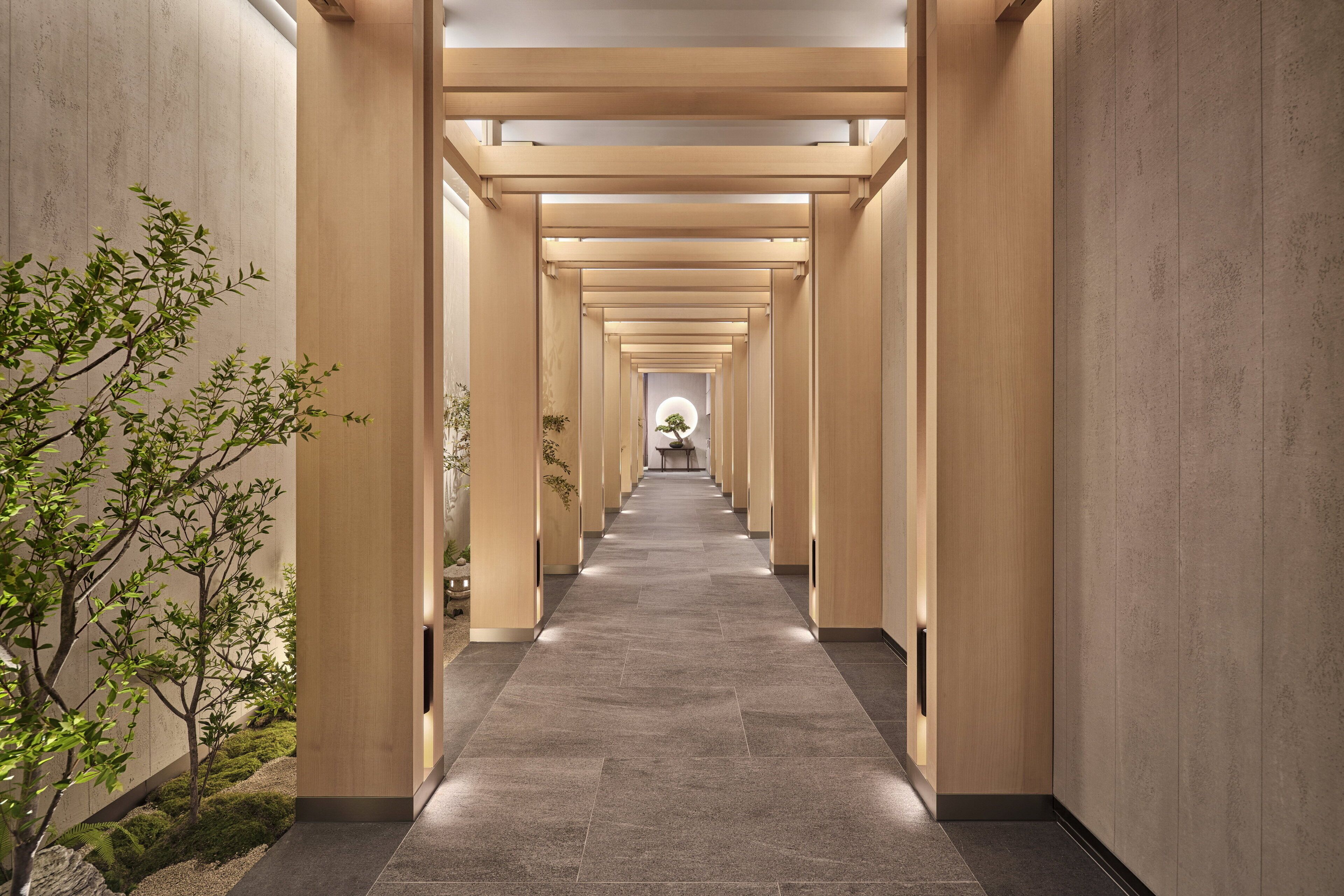 3 restaurants, breakfast, lunch, dinner served; Japanese cuisine