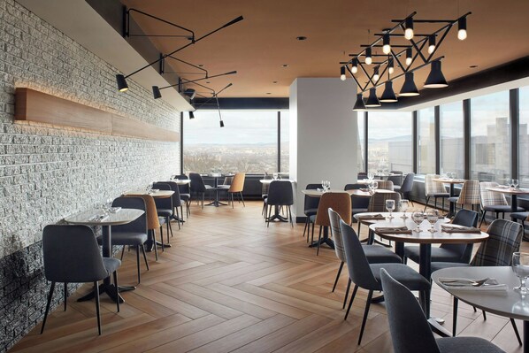 Breakfast and dinner served