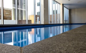 Piscine intérieure
