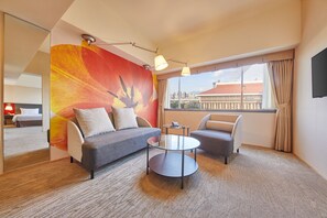 Suite, 1 Double Bed (Station) | 1 bedroom, premium bedding, in-room safe, desk