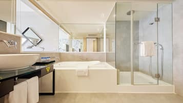 Premier-Zweibettzimmer, 2 Einzelbetten | Waschbecken im Bad