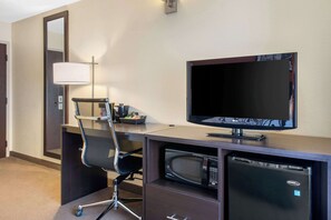 Room, 1 Double Bed, Accessible, Non Smoking (Roll-In Shower) | Premium bedding, desk, laptop workspace, blackout curtains - Sleep Inn Sarasota North (Sarasota)