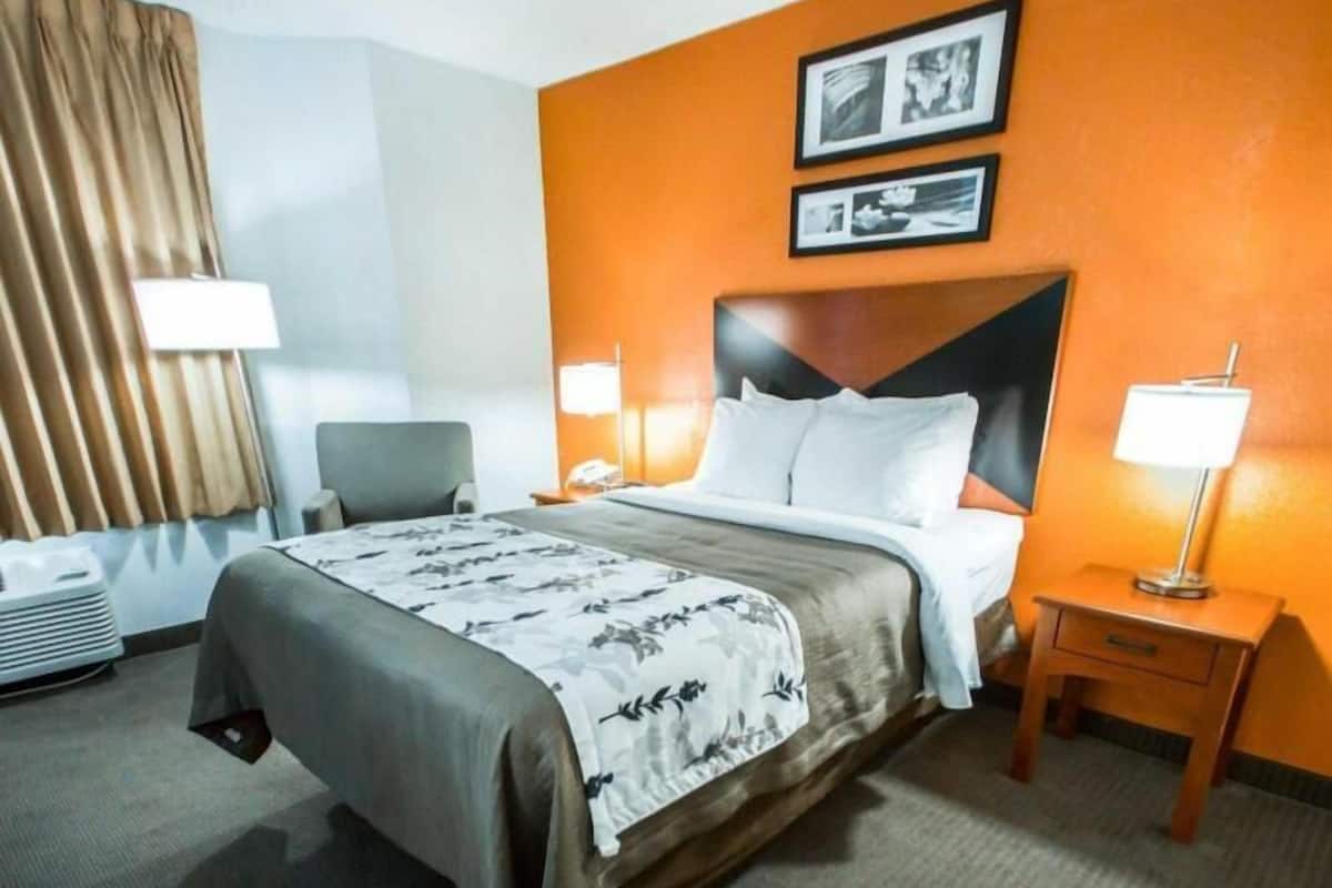 Ropa de cama de alta calidad y escritorio