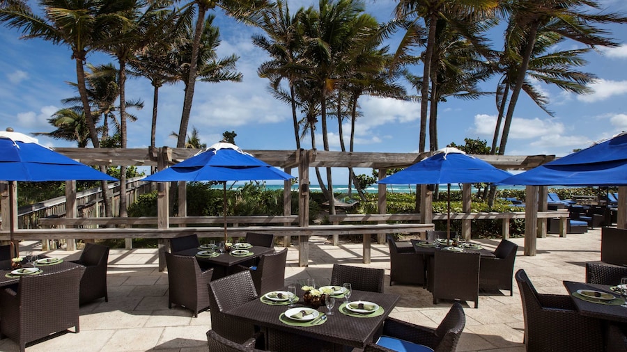 Jupiter Beach Resort & Spa