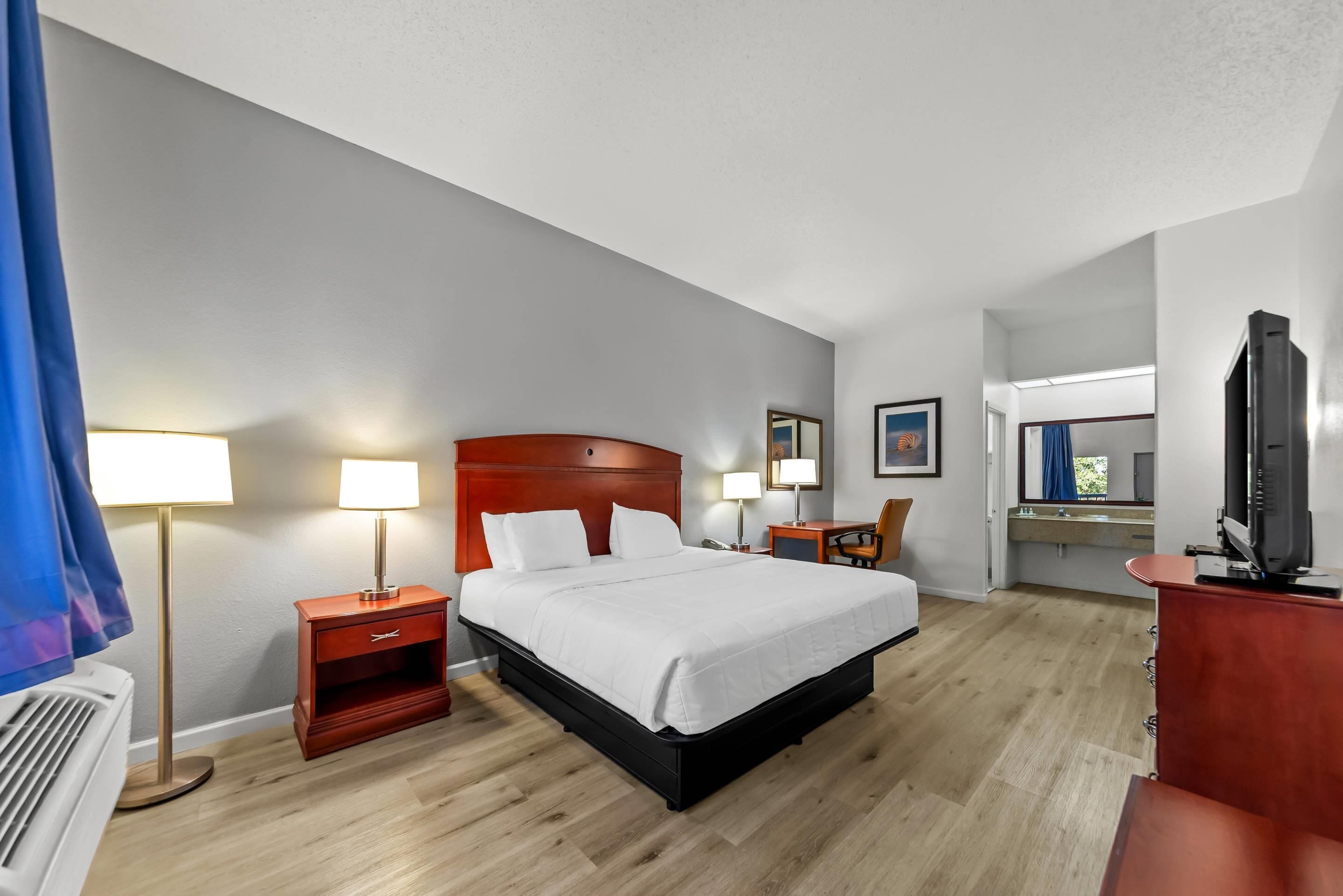 Standard Room, 1 King Bed, Non Smoking