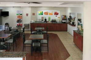 Colazione continentale inclusa, servita tutte le mattine 
