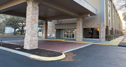 Wingate by Wyndham Jacksonville FL