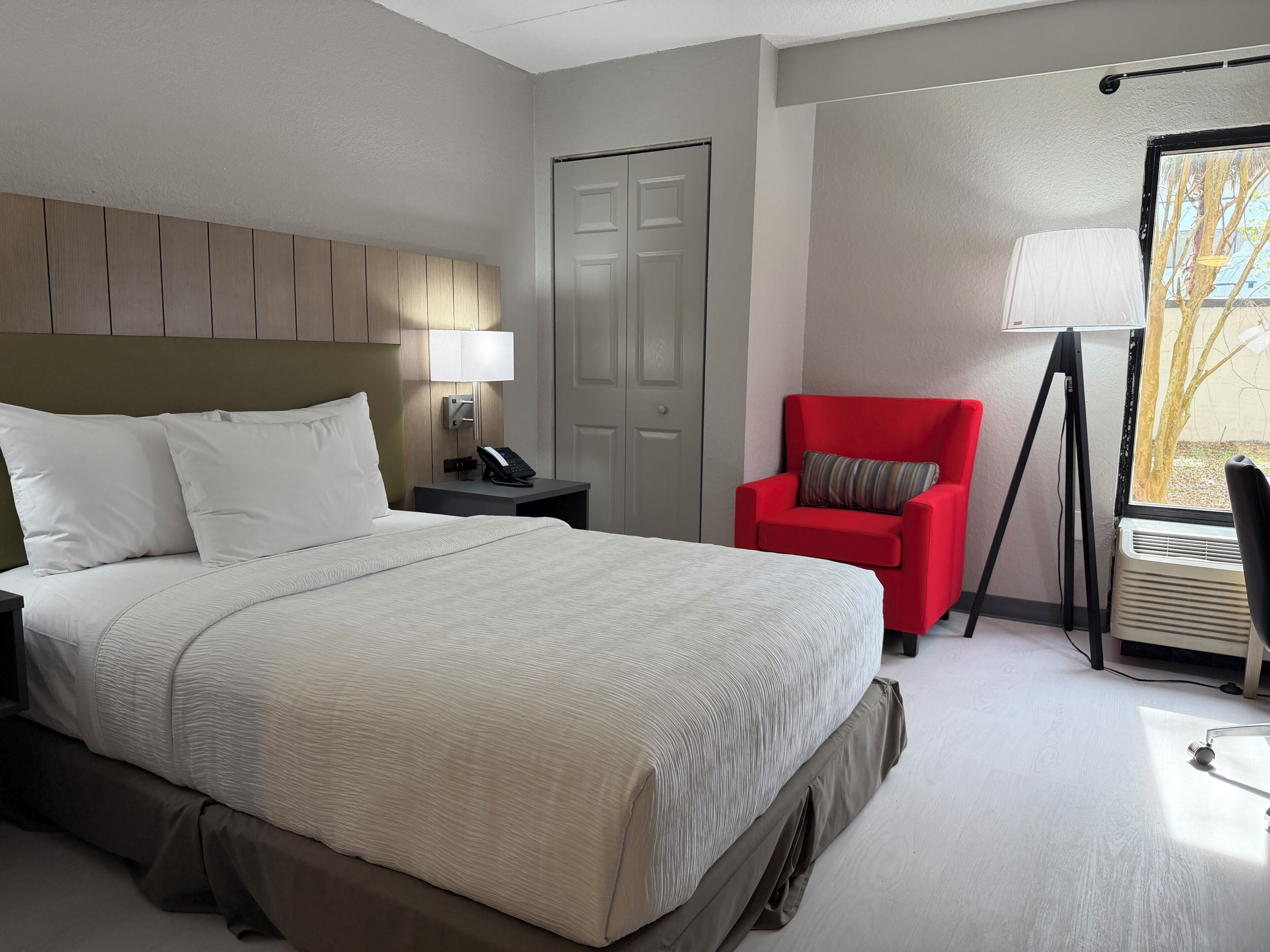 룸, 퀸사이즈침대 1개, 이동 약자 지원, 금연 (Hearing Accessible)