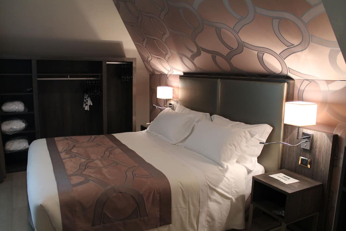 Down duvets, minibar, in-room safe, desk