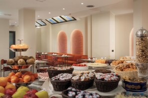 Breakfast area - Hotel Mozart (Milan)