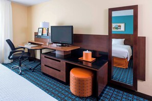 Premium bedding, desk, blackout curtains, iron/ironing board - Fairfield Inn & Suites Mansfield Ontario (Mansfield)