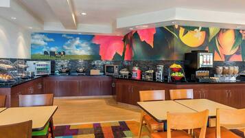 Desayuno continental incluido todos los días