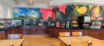 フェアフィールド・イン・オンタリオ・マンスフィールド