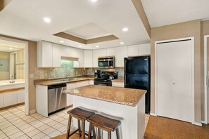 1 Bedroom Partial Ocean View Suite | Private kitchenette | Fridge, coffee/tea maker - Aston at the Maui Banyan (Kihei)