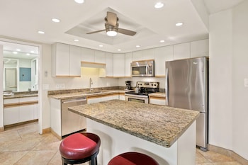 Standard Suite, 1 King Bed | Private kitchenette | Fridge, coffee/tea maker at Aston at the Maui Banyan