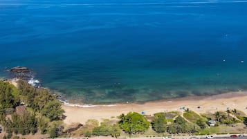 Una playa cerca