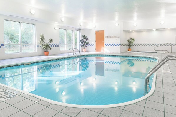 Indoor pool - Fairfield Inn & Suites by Marriott Canton (Canton)