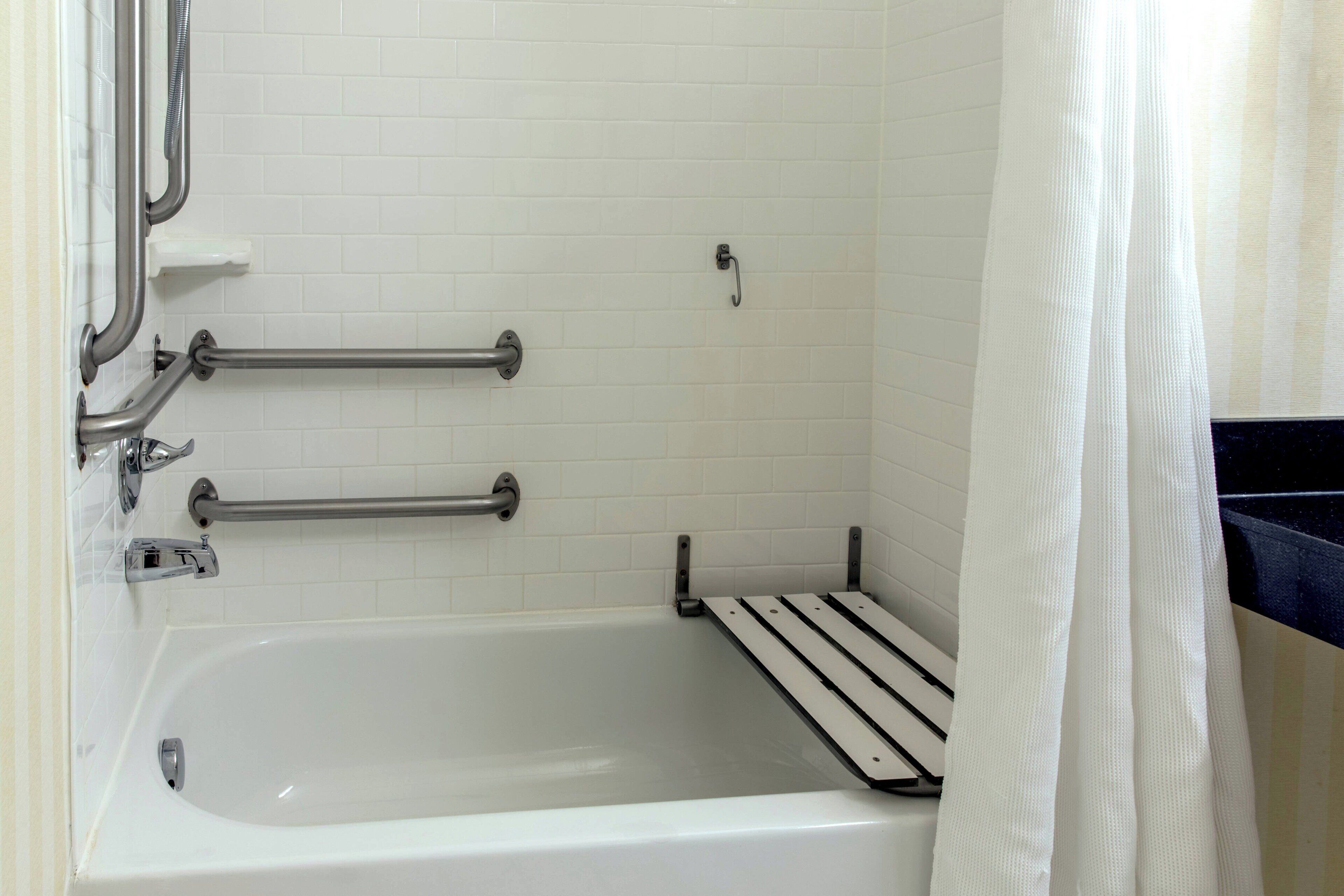 combined shower/bathtub, free toiletries, hair dryer, towels