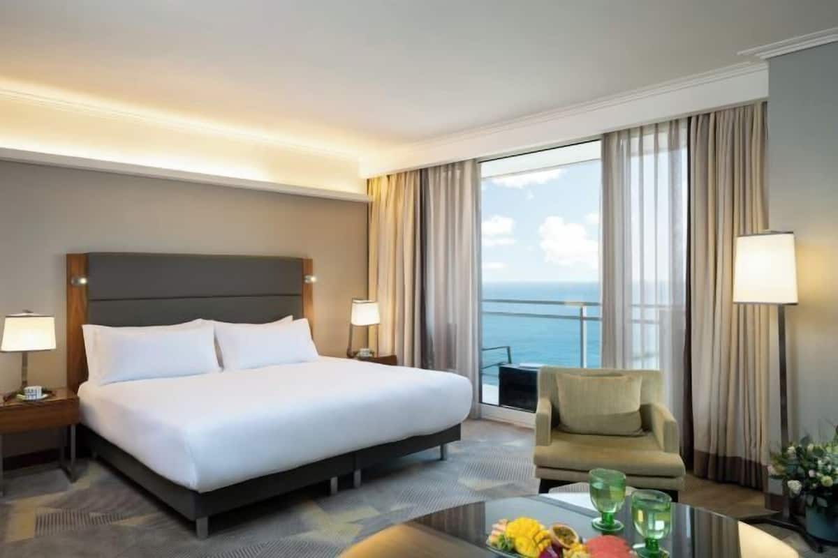 Ropa de cama hipoalergénica y minibar