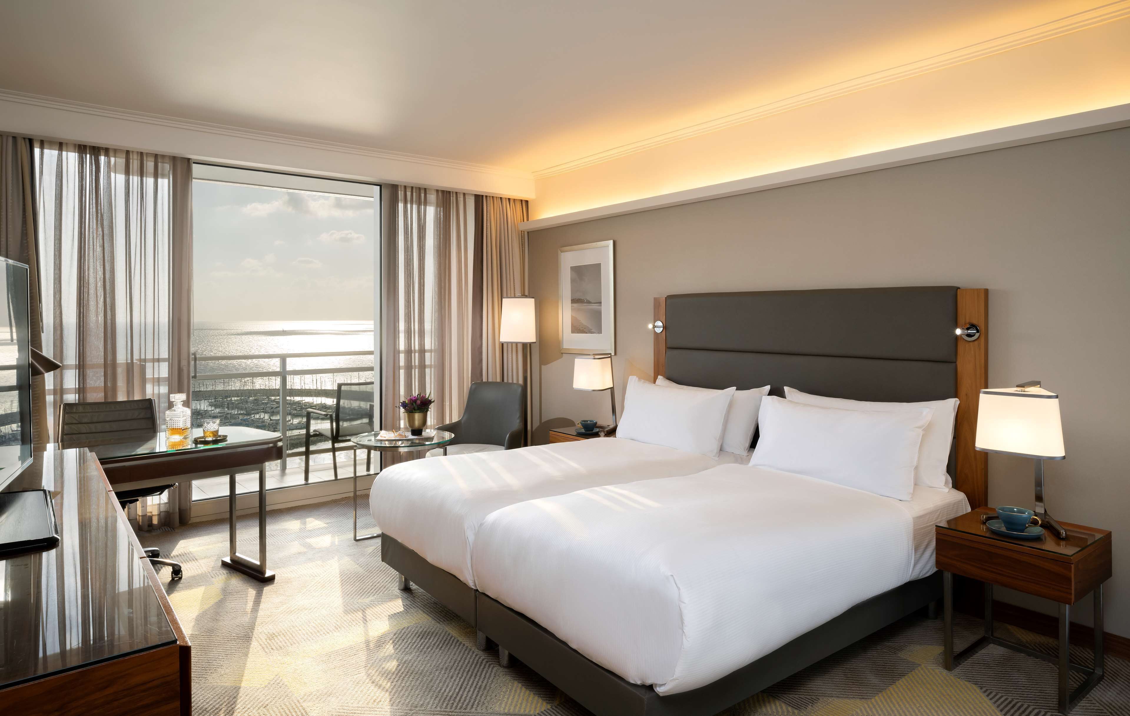 Twin Executive Sea View Room | Hypo-allergenic bedding available, minibar, in-room safe, desk