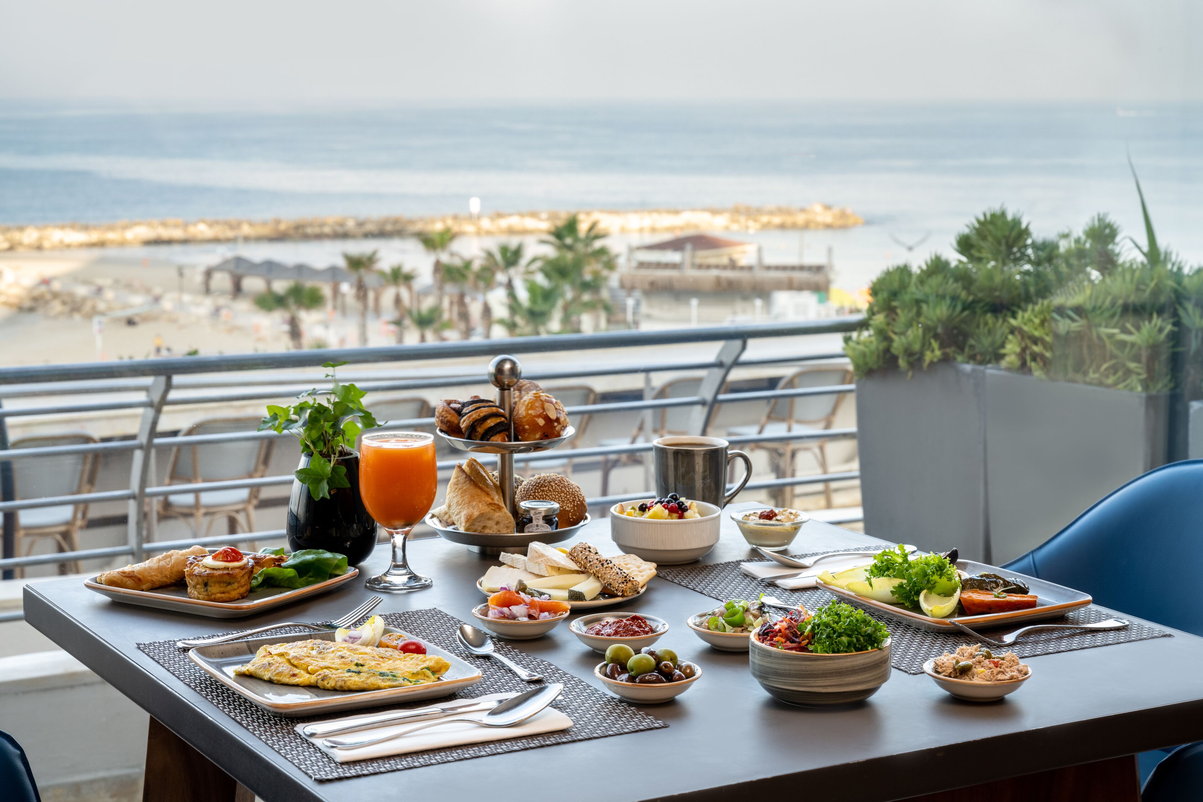Petit déjeuner buffet compris tous les jours