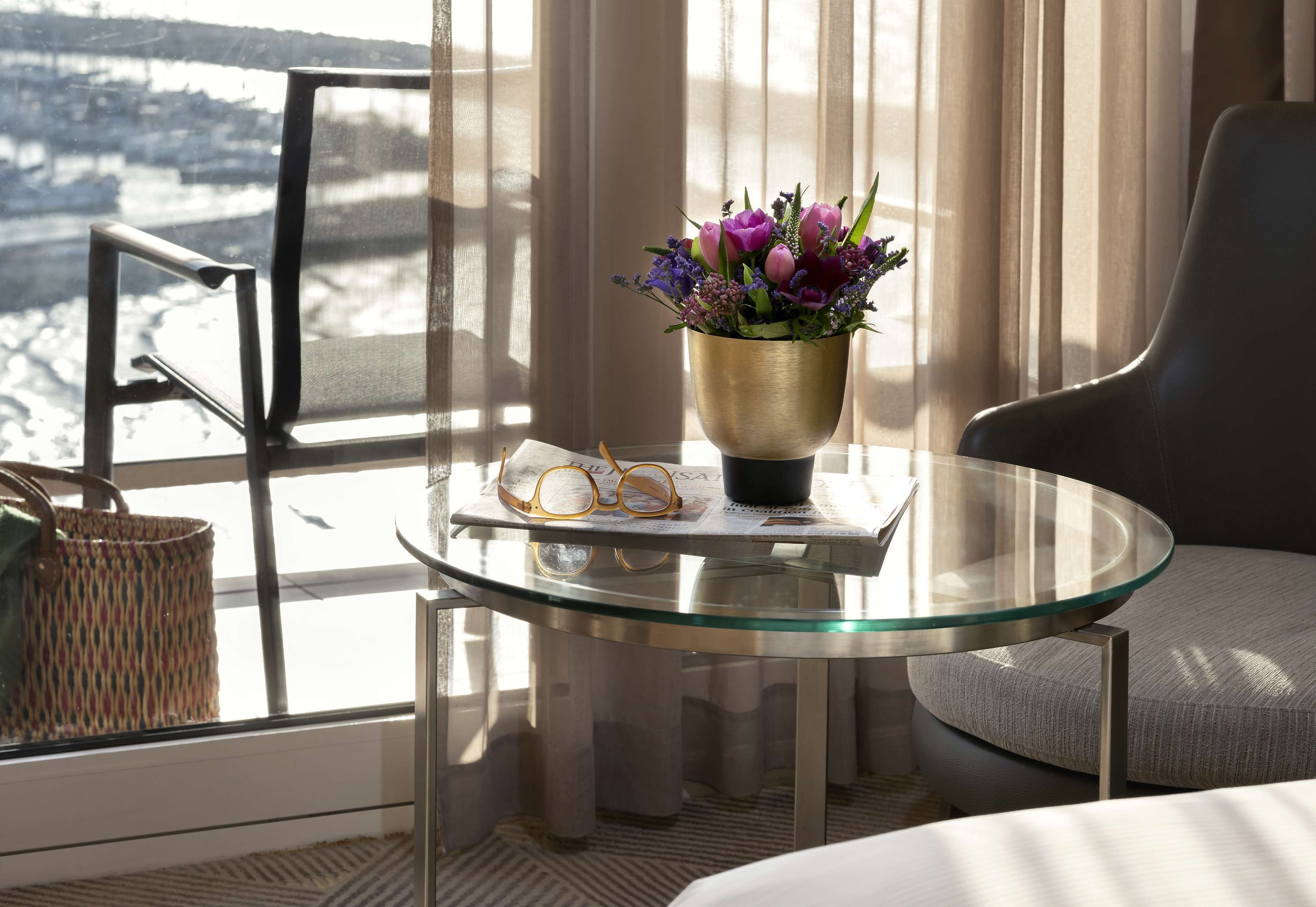 twin executive sea view room | living area | lcd tv, pay films