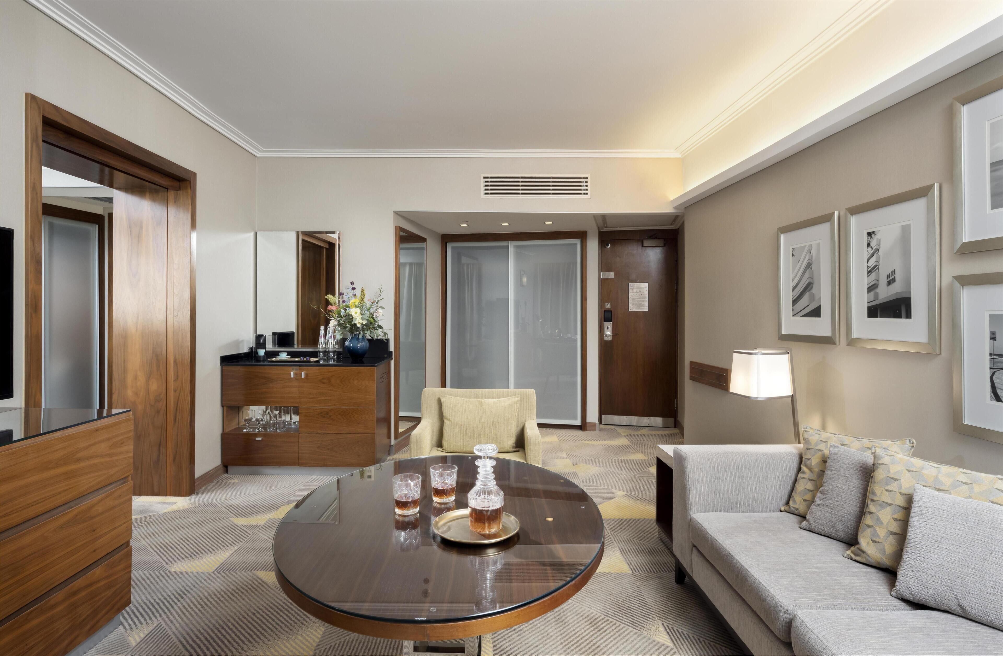 Plaza Executive Sea View Suite | Living area | LCD TV, pay movies