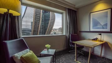 Hypo-allergenic bedding, in-room safe, desk, laptop workspace