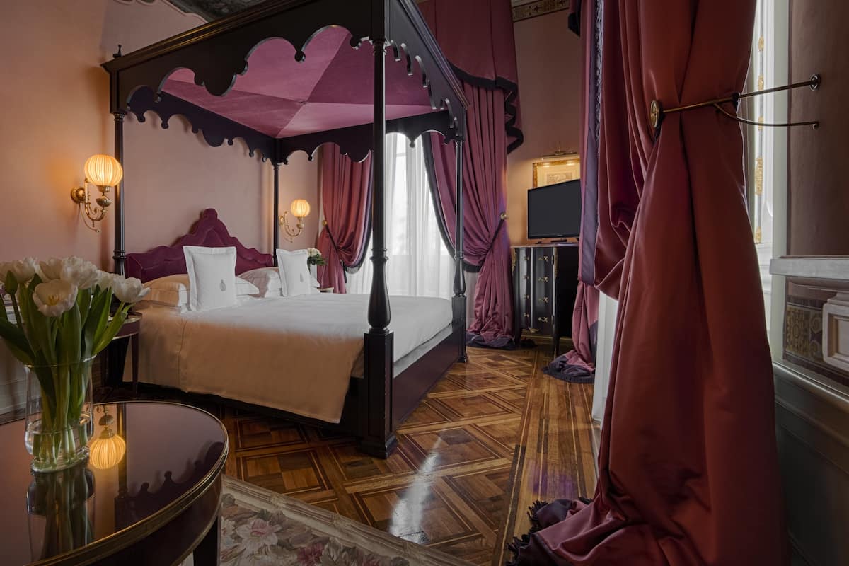 Junior Suite | Premium bedding, down duvets, minibar, in-room safe