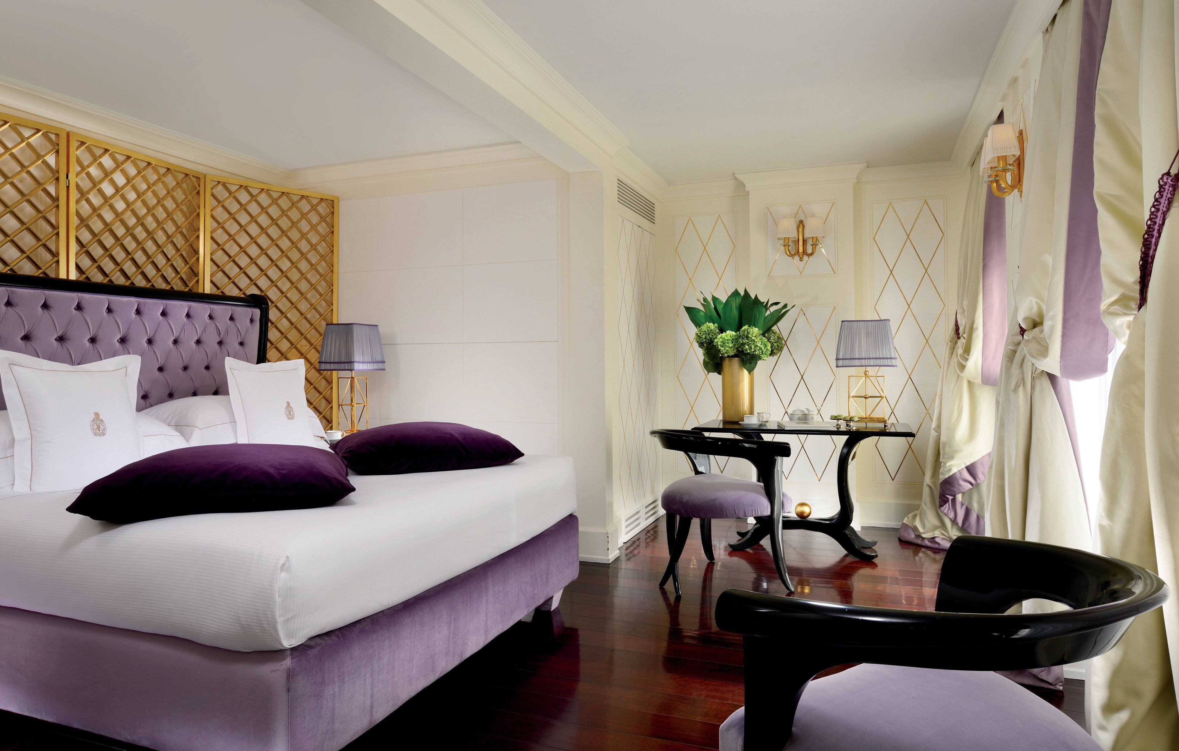 Premium bedding, down comforters, minibar, in-room safe