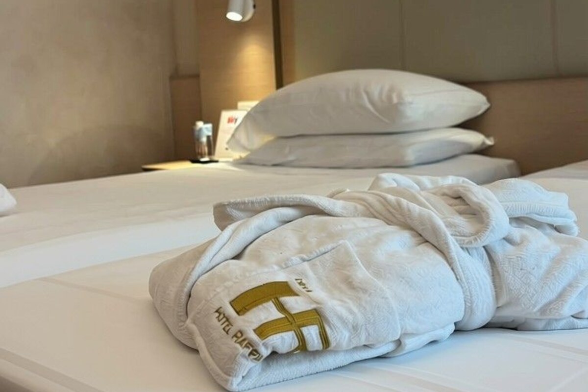Superior Twin Room, Non Smoking | Premium bedding, down comforters, Tempur-Pedic beds, minibar