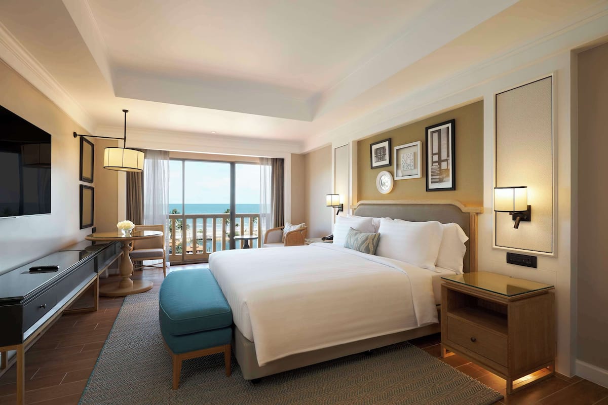 Family Suite | Premium bedding, minibar, in-room safe, individually decorated