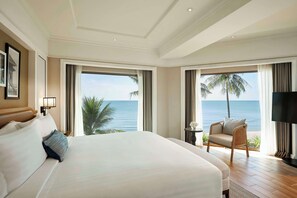 Seprai premium, minibar, brankas, dan didekorasi berbeda-beda