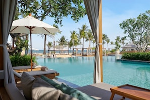 2 piscinas al aire libre, sillones reclinables de piscina